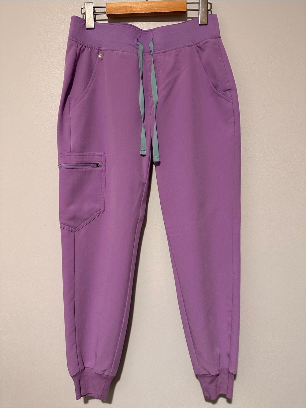 FIGS Zamora Jogger Scrub Pants – Purple/Lavender– XS Petite